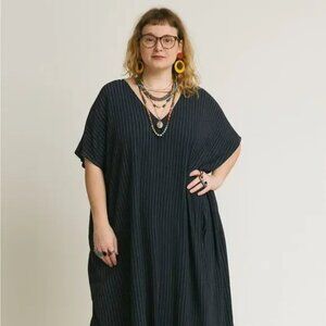 Alembika V-neck Oversized Shift Dress in Pinstripe Size Medium